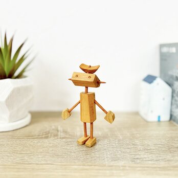 「Piccolo」木製ロボットの画像