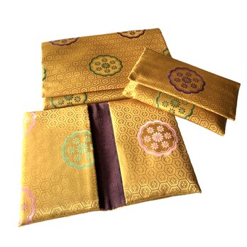 『黄金の華』　金襴織物御朱印帳袋　B6サイズ2冊専用ダブルポケット　有識文様　亀甲菊　御朱印帳ケース　御朱印帳ポーチ　桐生織物の画像