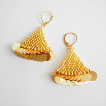 『Beadspan triangle』（ゴールド）ピアスの画像