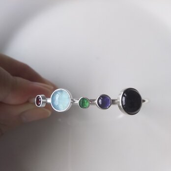 宝石箱のバングルの画像