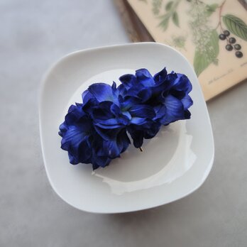 花びらのポニーフック ■ 八重咲き紫陽花 ■ ダークブルーの画像