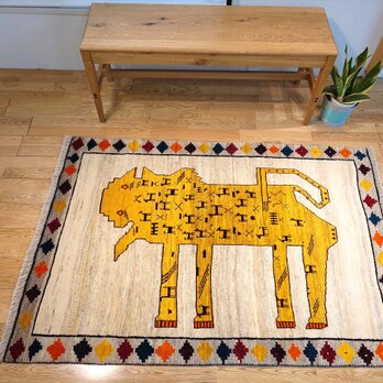 iichi限定目玉品】ペルシャ ライオンギャッベ　オールドギャッベ　アマレバフト　150x105cm　RJ12702G　黄金色の画像