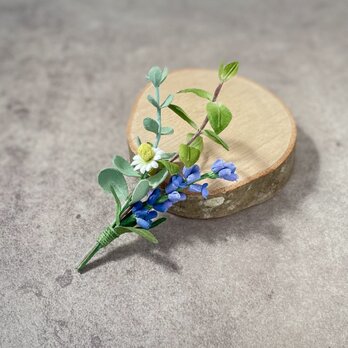 布花　ハーブ園から摘んできたようなハーブのブーケコサージュの画像