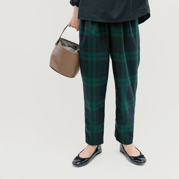 いつまでも心惹かれる 上質なタータンチェックを楽しむ テーパードパンツ 紺 緑 ブラックウォッチ ●LYDIE-TP●