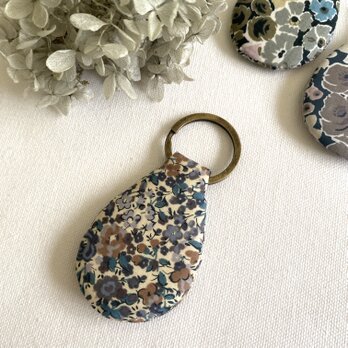 ＊リバティキーホルダー＊ふんわりキーホルダーの画像