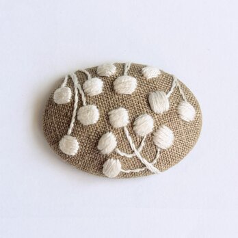 北欧風木の実の刺繍ブローチ(hokuo）#297の画像