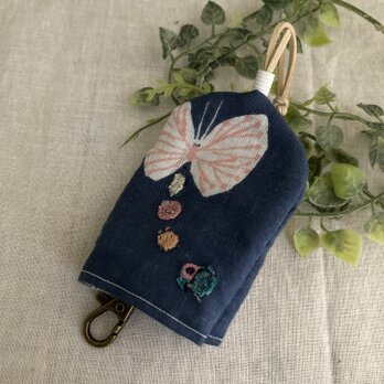 ハンドメイド☆ミニキーケース 紺ミナペルホネン蝶々の画像