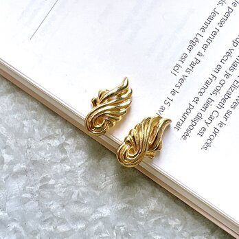 Y658-ヴィンテージイヤリング・U.S.A. Gold tone wing motif clip earringsの画像