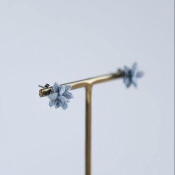 タティングレース　小花ピアス　ペールブルーの画像