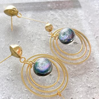 Vortex✧モビール風惑星ピアスGold✧宇宙ピアス・宇宙玉・宇宙レジン・レジン作品の画像