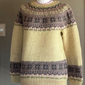草木染　編み込みヨークのセーターの画像