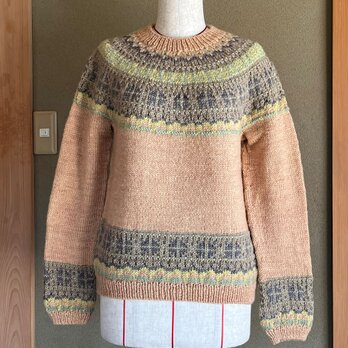 草木染　編み込みヨークのセーターの画像