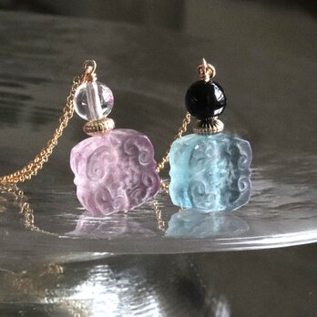 香水瓶モチーフ ネックレス 天然石フローライト 14Kgf アレルギー対応 --Perfume--の画像