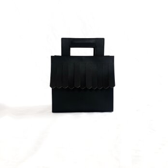 fringe hand bagの画像