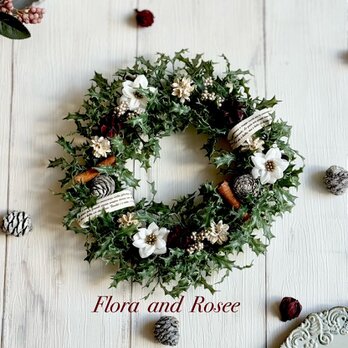 ミニヒイラギのクリスマスリースの画像