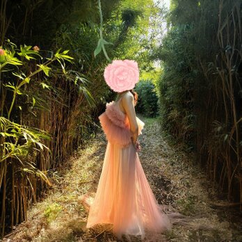 実例写真！パーティードレス 胸元フリル ピンク キャミソール ツーピース デザイン感 妊婦 前撮り 可愛いの画像