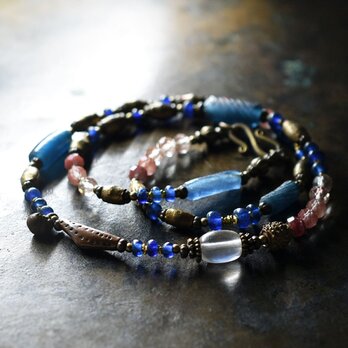 ローマングラスとアンティークボヘミアビーズ、ブルキナファソ＆つぶつぶ＆アフリカンブラス、民族鈴、アンデシンのネックレス