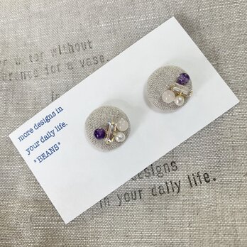ナチュラルリネンのビジューピアス　の画像