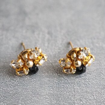 『ハチ』（黒）ビジューなハチピアス/イヤリングの画像