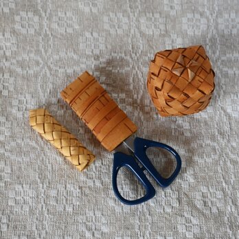 白樺の小さな裁縫道具セットの画像