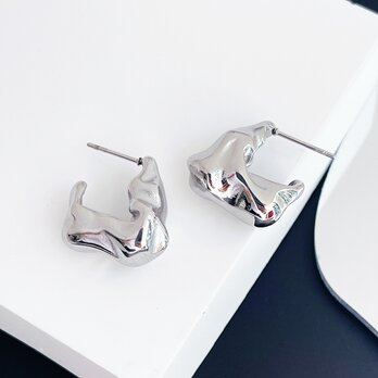 付けっぱなしOK！ウェーブデザイン ステンレスピアス 【ste29】の画像