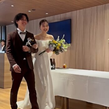 実例写真！エレガント ウェディングドレス オフショルダー クレープ生地 編み上げ 披露宴/結婚式 ふわふわの画像