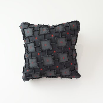 ＋cushion / red crossの画像
