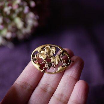 葡萄　ブドウのブローチ　アンティークブローチ　フランスアンティーク　アンティークのある生活