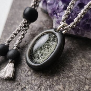 水牛の角 ガネーシュヒマール水晶のペンダント