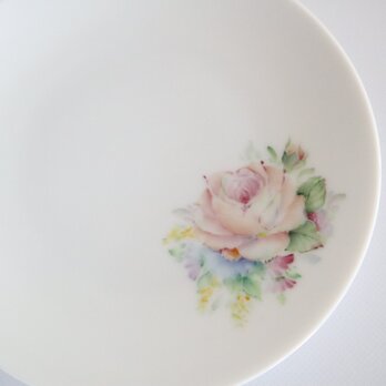 薔薇の小皿の画像