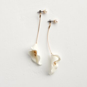 Calla Lily Earringsの画像