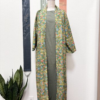 羽織るだけでオシャレ！着物から作ったローブ　秋の名残の画像