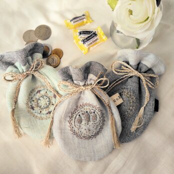 手刺繍のきんちゃく袋の画像