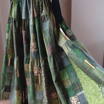 sold 1点もの 絵画なパッチワークKhaki＆moss greenマキシ丈超ボリュームティアードスカート Wゴムの画像