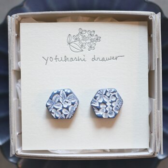: : : 陶土の草花耳かざり : : : 1324（ピアス／イヤリング）の画像