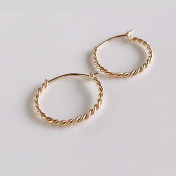 14kgf Seemless twist  キャッチレス フープピアス　の画像
