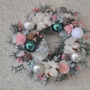 小鳥とパステルピンクの冬wreathの画像