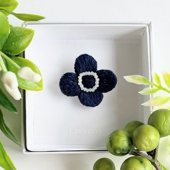 北欧風小さなお花のミニ刺繍ブローチ【botanical】#305の画像