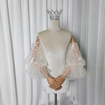 パフスリーブ 透ける 繊細レース シャンパン色 色直し 前撮り 肩出し ウエディングドレスの画像