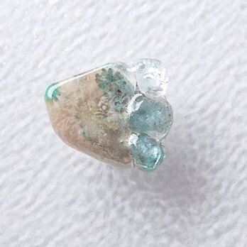 No.173  コーラルアゲートとアパタイト 帯留め 天然石使用 菊目石 珊瑚 化石 ブルー ベージュの画像