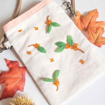 キンモクセイのビーズ刺繍スマホショルダーの画像
