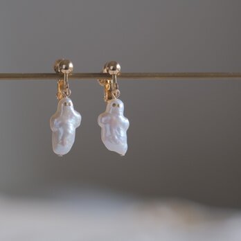 ✶アウトレット✶おばけちゃん Draugur earring ゴースト バロックパール淡水真珠ピアス・イヤリング　ハロウィンの画像