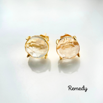 【ロトンド】 キラキラ1.6ct 水晶のスタットピアス（8mm）〜silver925/18KGP ４月誕生石の画像