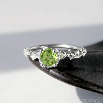 ペリドット リング / Botanical Peridot Ring lの画像