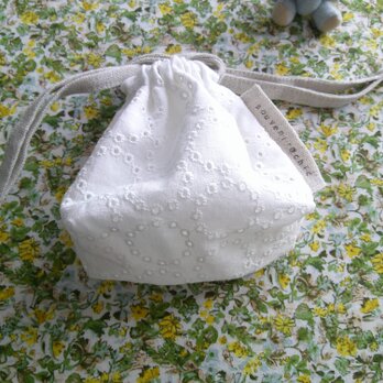 cutwork刺繍×linen 小さなPouch