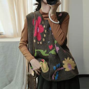 ☆受注制作☆秋冬.カワイ.手編みノースリーブニットベスト.コットン/綿ニットベスト.ウール. ゆったり.通勤の画像
