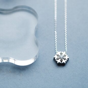 雪の結晶 中通し ネックレス シルバー925の画像