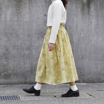 【即納】淡く柔らかな色合い かすみ草 ロングスカート（スモーキーイエロー）