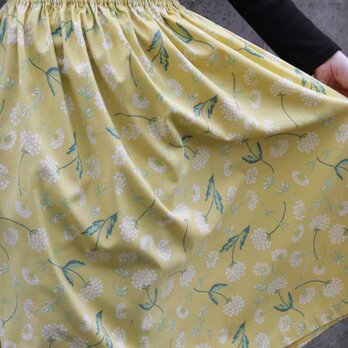 【即納】淡く柔らかな色合い かすみ草 ロングスカート（スモーキーイエロー）