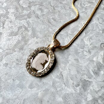 N28-ヴィンテージネックレス ITALY Cameo Glass Rhinestone Boston Link Chainの画像